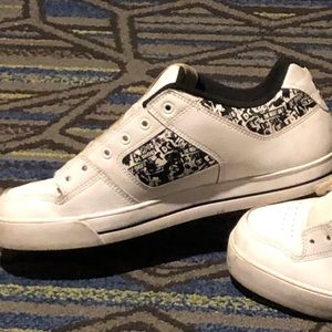 DC Shoes - Pair of 9/10 DC shoes. Rare pair DC Shoes - Pair of 9/10 DC shoes. Rare pair